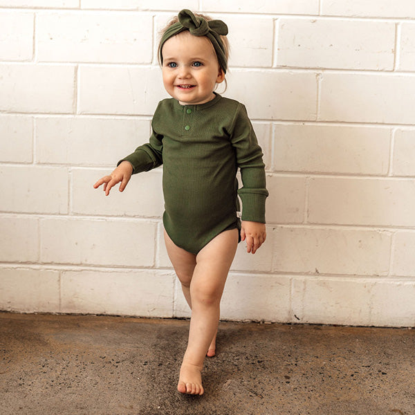SNUGGLE HUNNY KIDS | Olive Long Sleeve Bodysuit