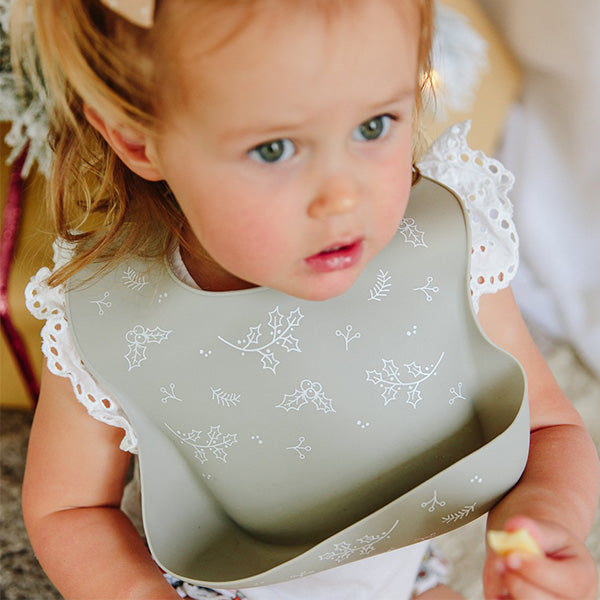 ONE.CHEW.THREE | Silicone Catch Bib and Spoon Set (TWO COLOURS AVAILABLE)
