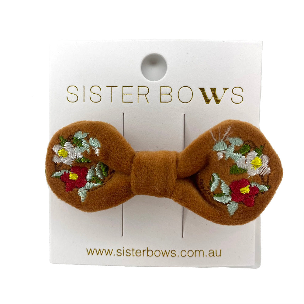 SISTER BOWS | Embroidered Bow Toffee